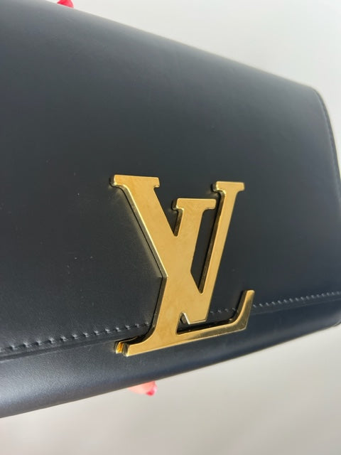 Pre loved Louis Vuitton Louise Pochette