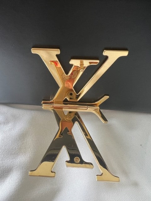 Pre loved Louis Vuitton Louise Pochette